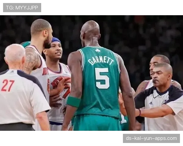 兰德尔太狠了！加内特保持的队史36年纪录，被他打破了，加内特得分